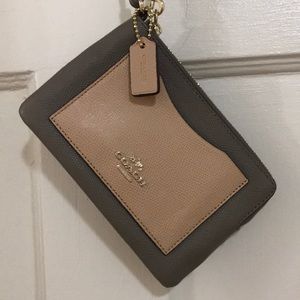 NWOT Coach beige and light grey wristlet